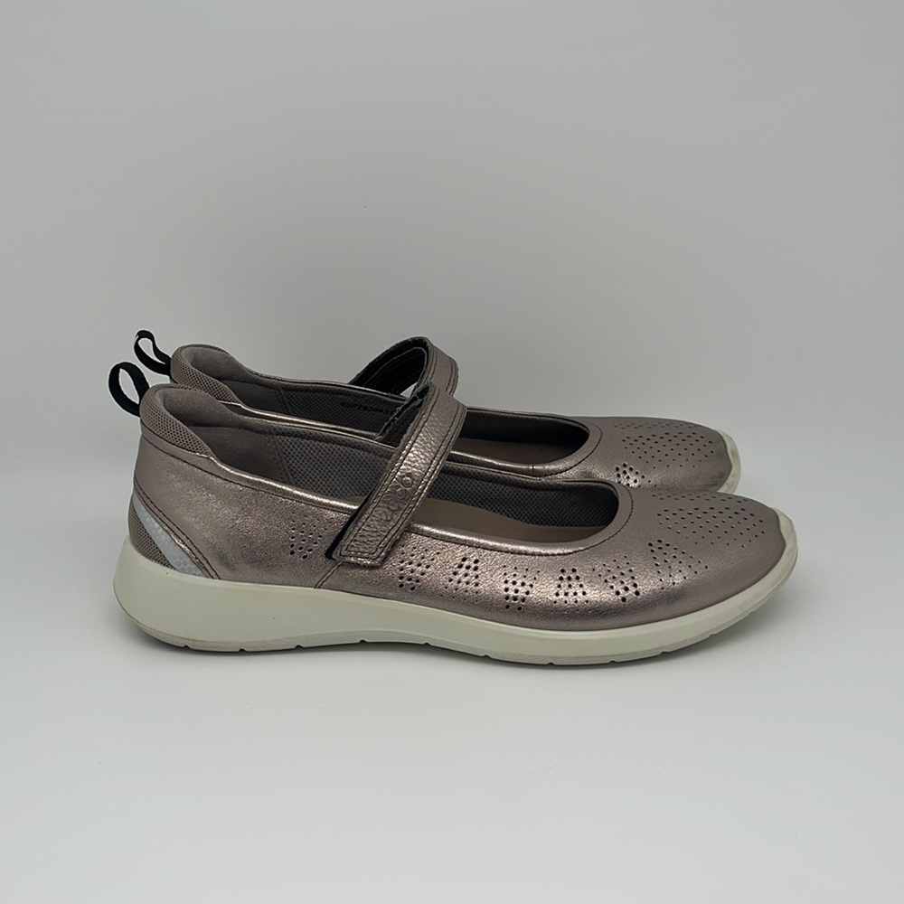 ECCO Soft 5 Mary Jane Flats Women’s Sz 9 / EU 40